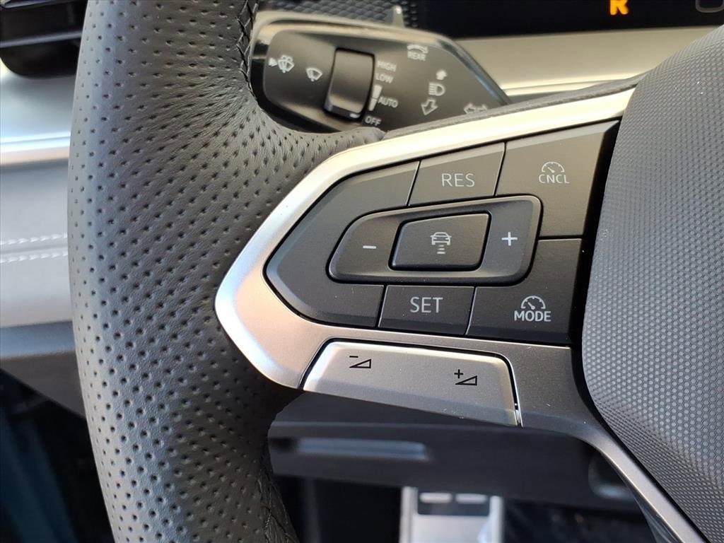 New 2026 Volkswagen Tiguan SE R-Line image 17