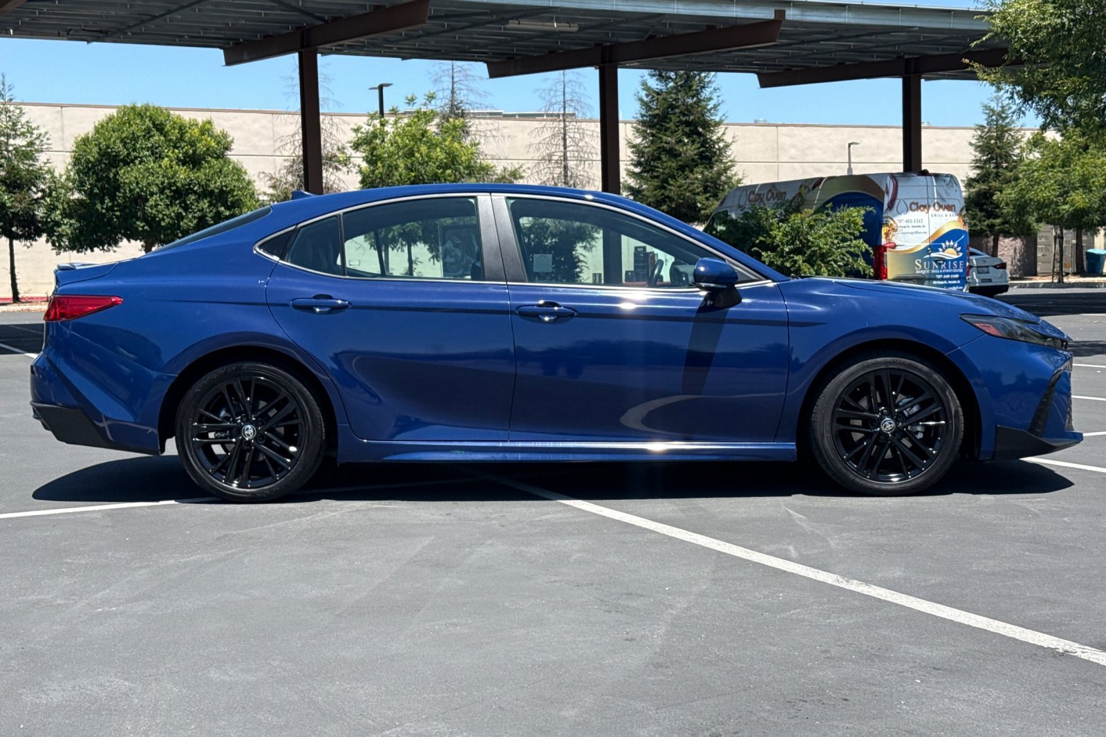 Used 2025 Toyota Camry SE FWD image 10