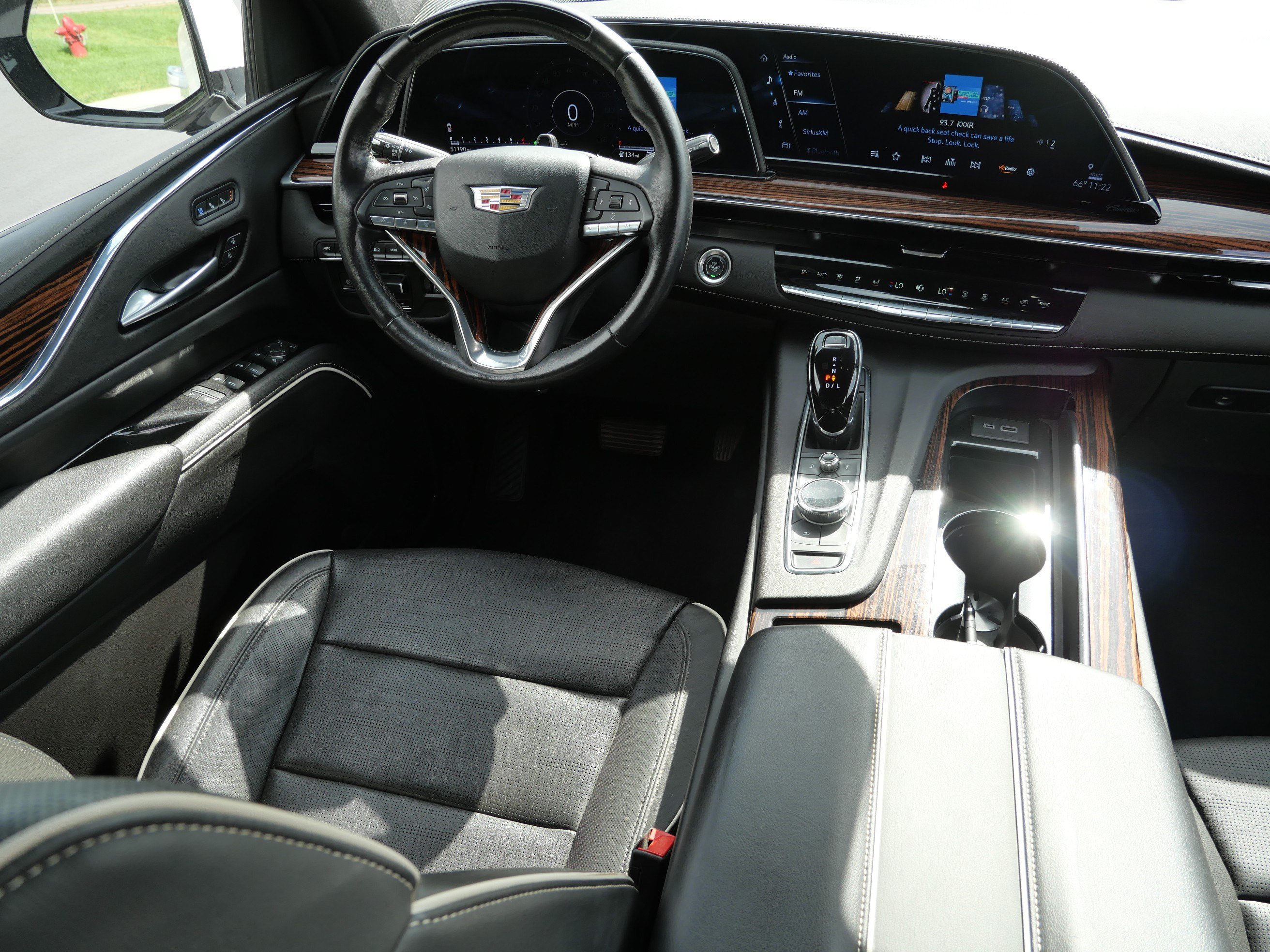 Certified 2024 Cadillac Escalade Premium Luxury w/ Performance Package AWD/4WD image 7