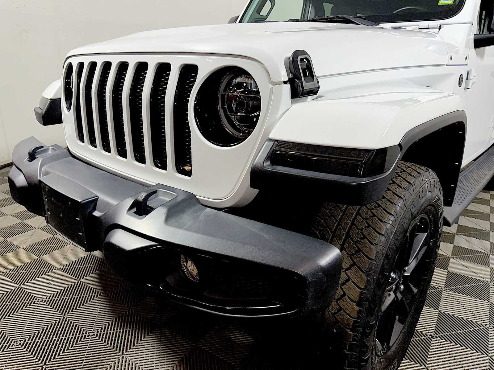 Used 2021 Jeep Wrangler Unlimited Sahara AWD/4WD image 25