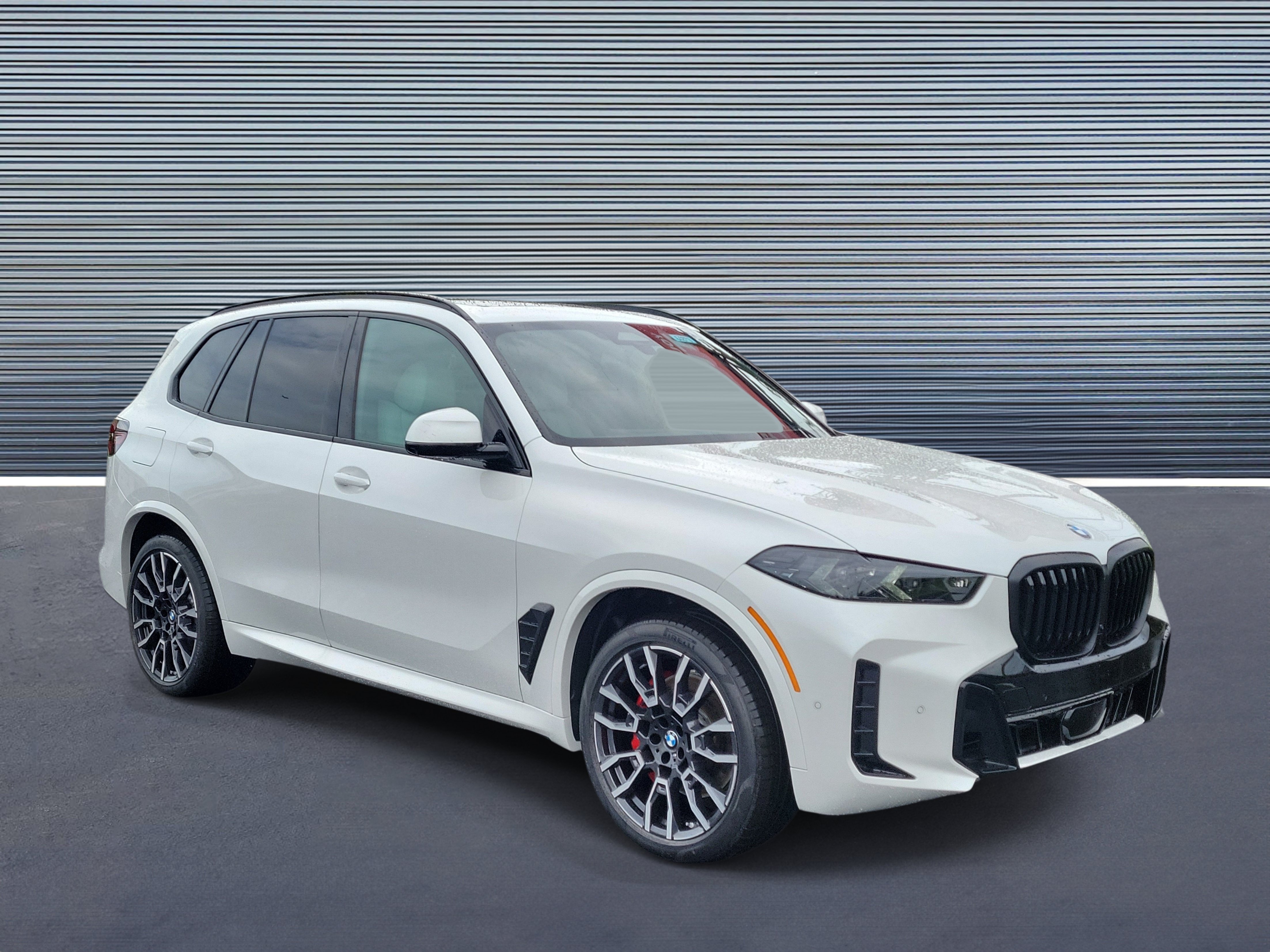 New 2026 BMW X5 xDrive40i w/ M Sport Package AWD/4WD image 2