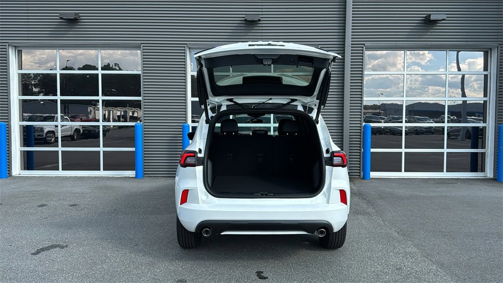 New 2024 Ford Escape ST-Line w/ Equipment Group 301A image 5