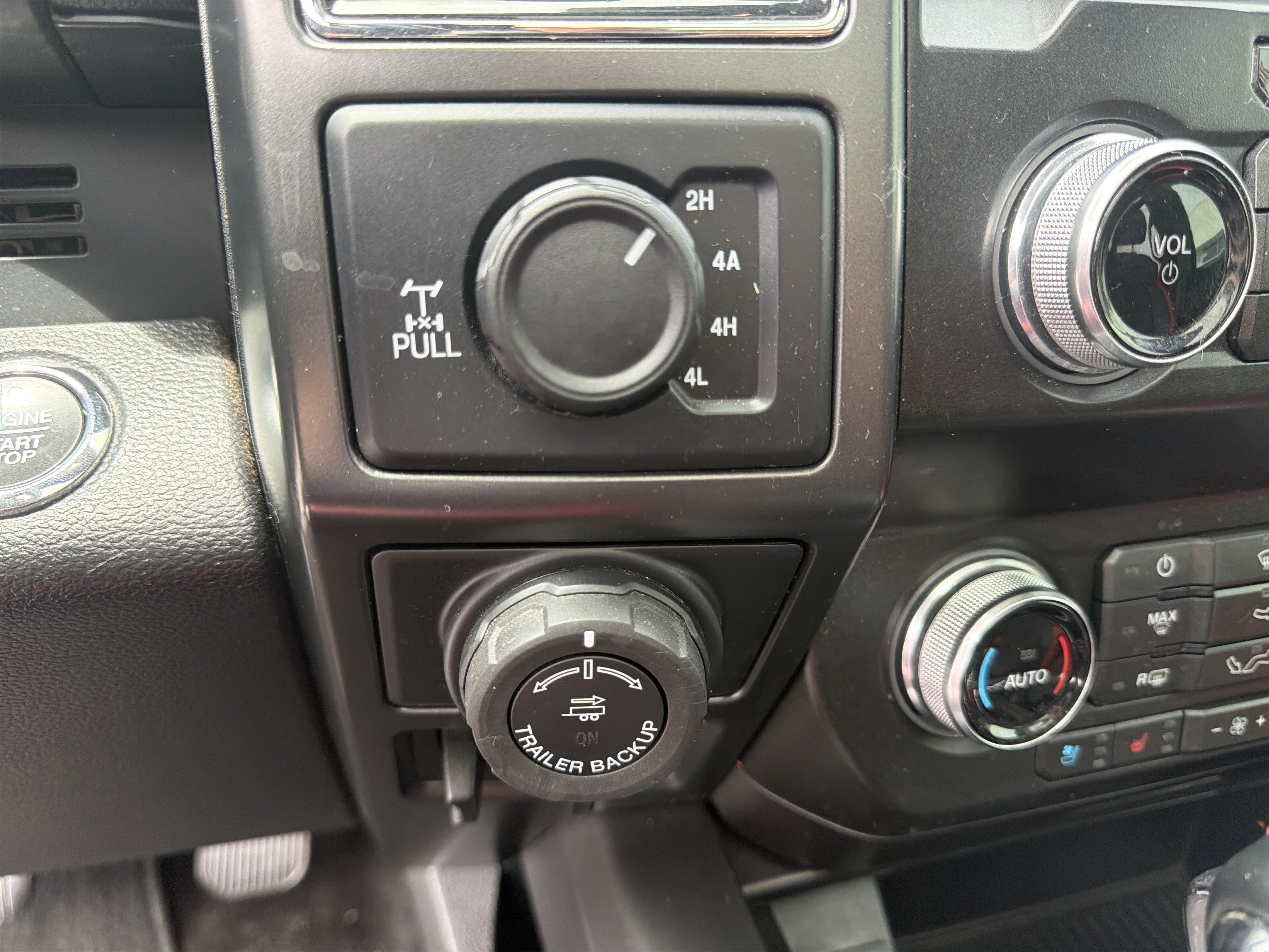 Certified 2019 Ford F150 Lariat w/ Equipment Group 502A Luxury AWD/4WD image 41