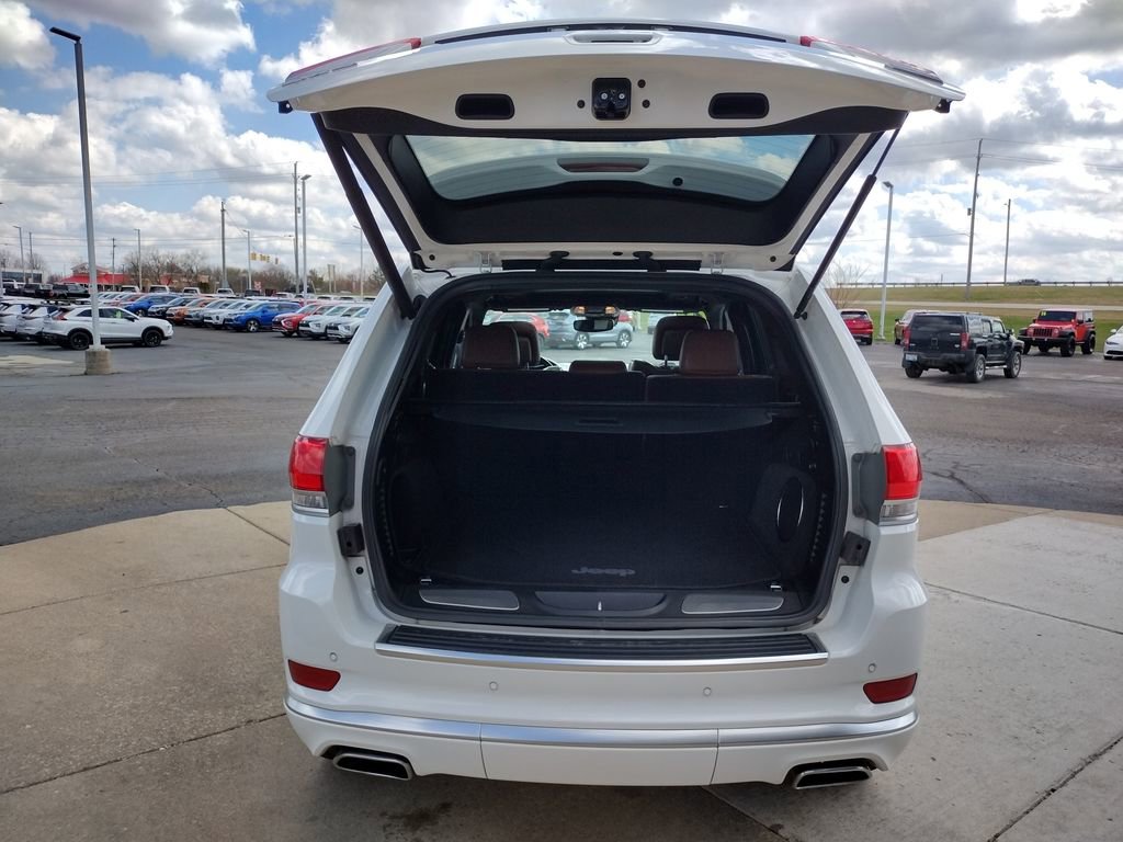 Used 2020 Jeep Grand Cherokee Summit w/ Platinum Series Group AWD/4WD image 16