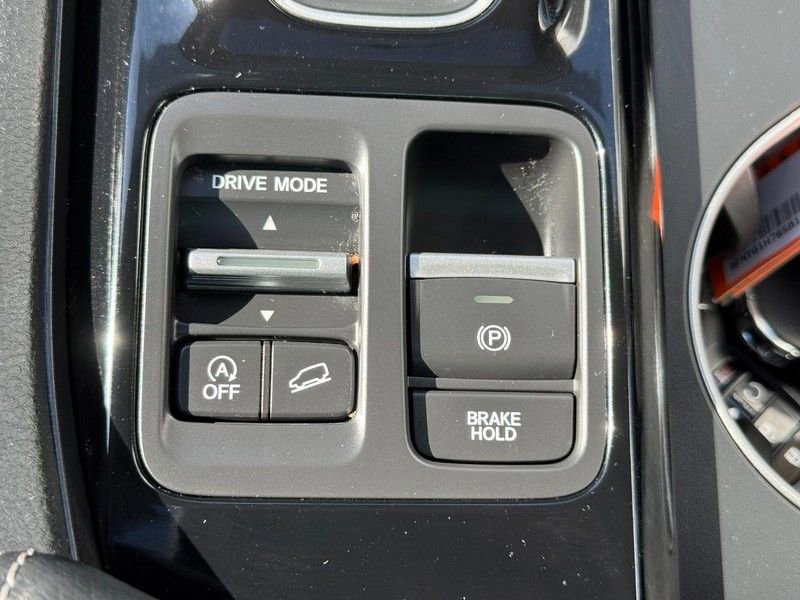 Used 2025 Honda Pilot Touring image 32