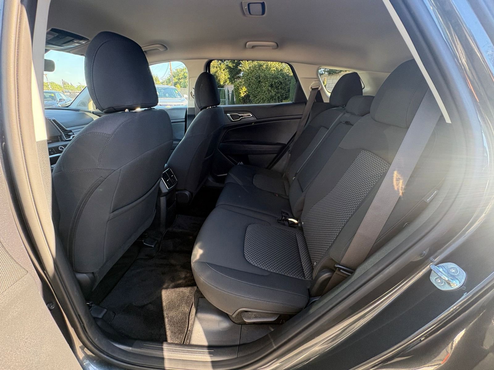 Used 2025 Kia Sportage LX image 24