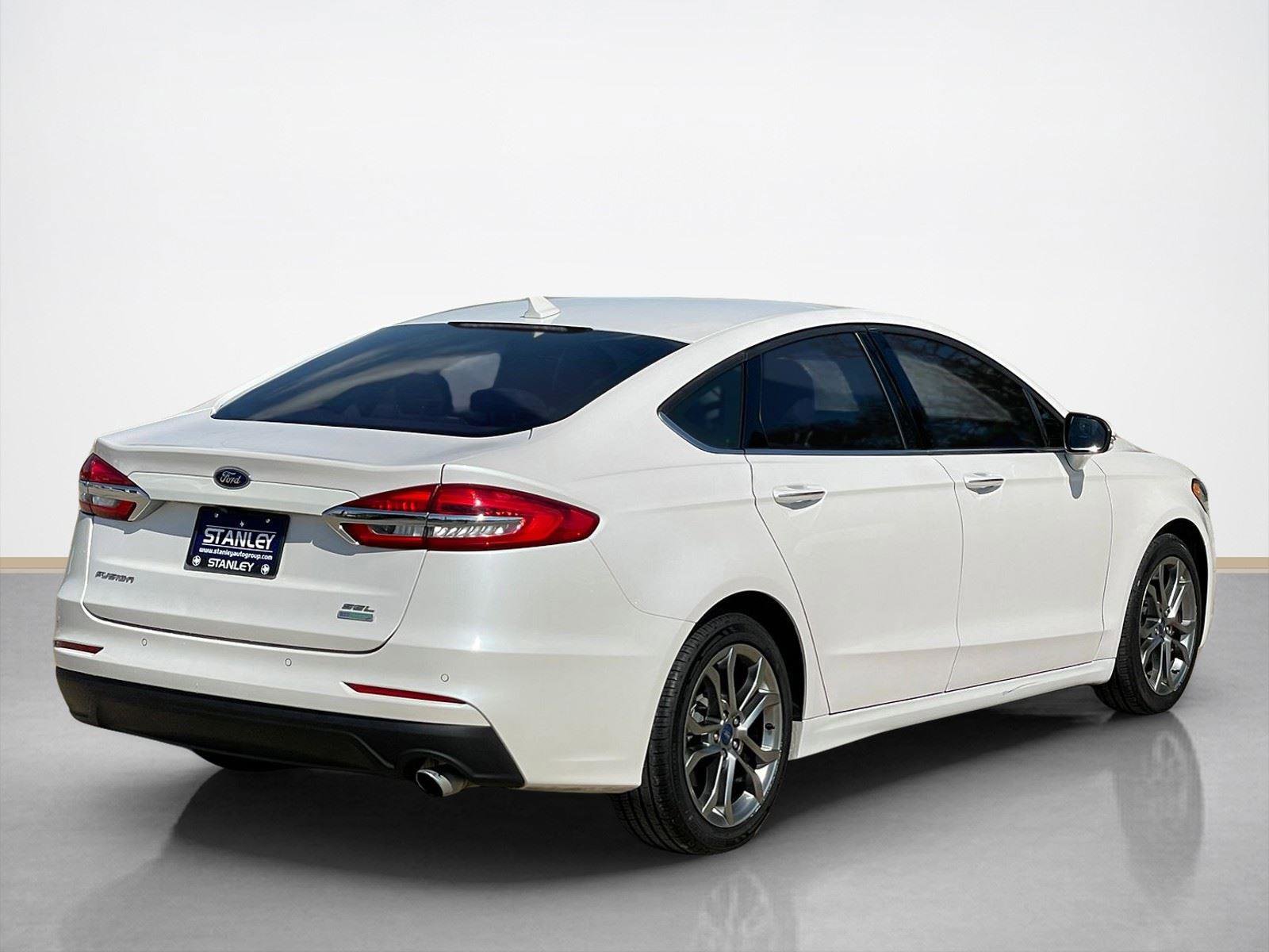 Used 2020 Ford Fusion SEL FWD image 8