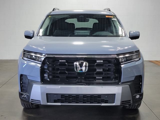New 2026 Honda Pilot Touring image 3