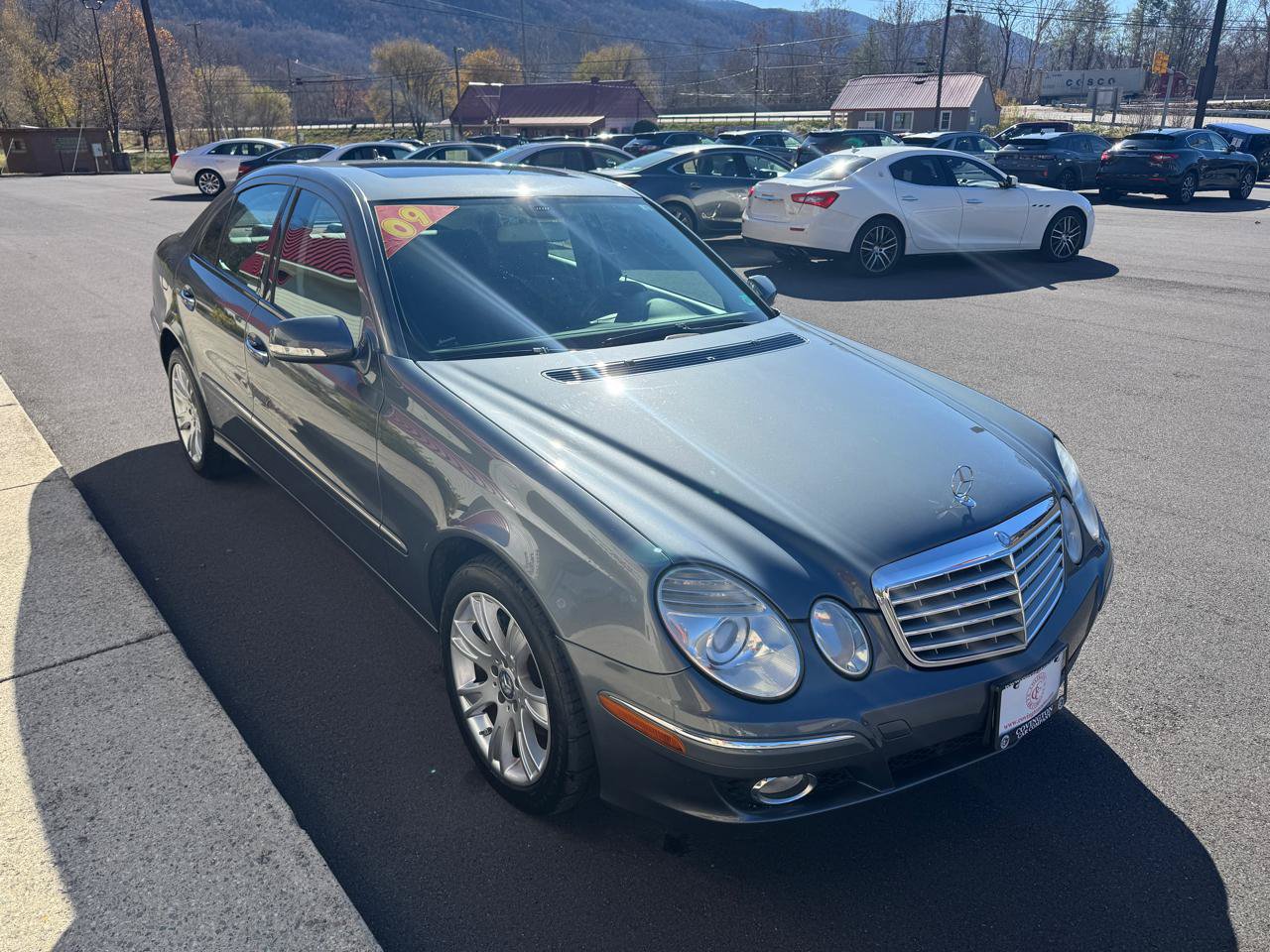 Used 2009 Mercedes-Benz E 350 4MATIC Sedan image 9