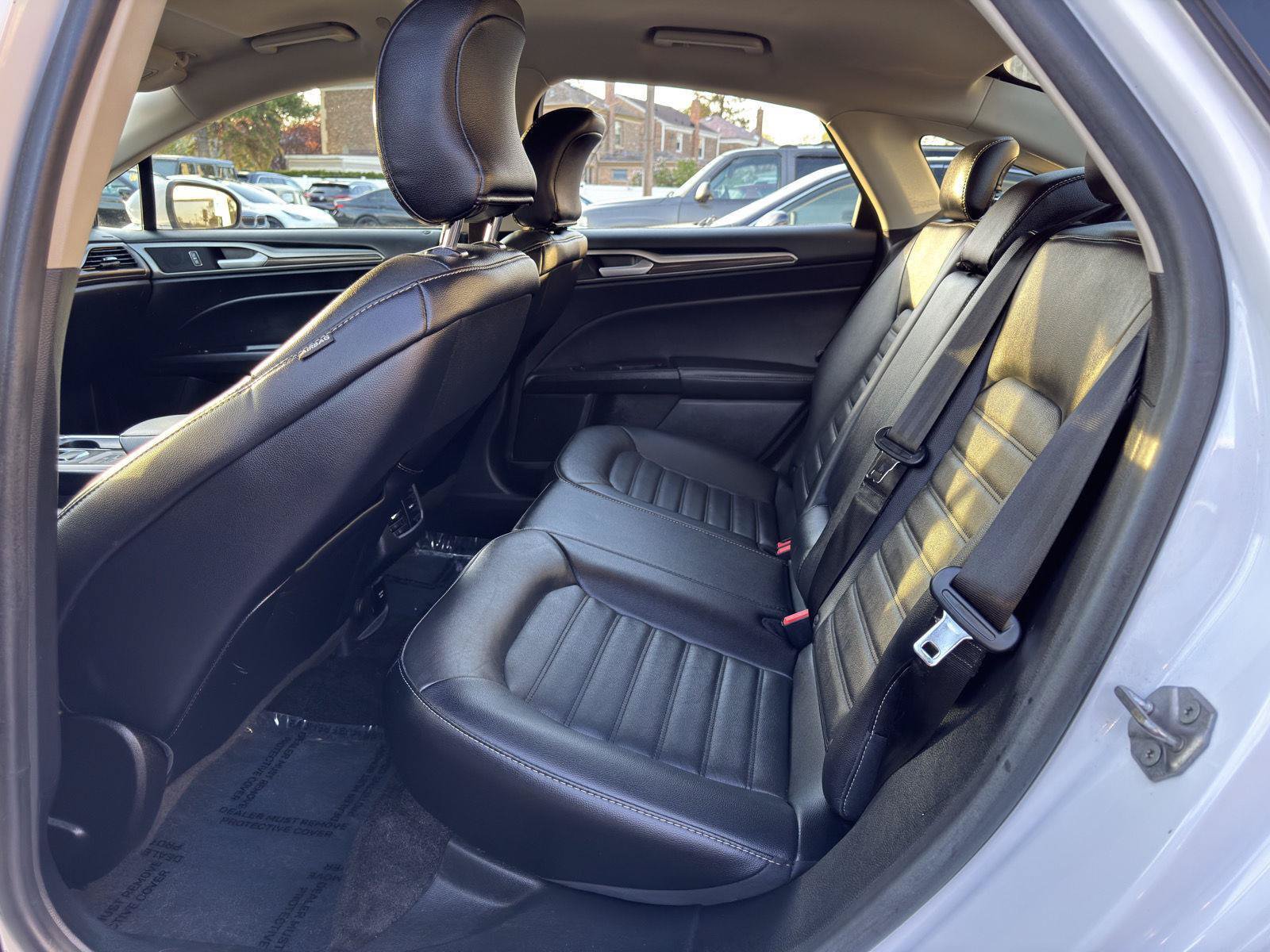 Used 2018 Ford Fusion SE w/ Equipment Group 602A FWD image 29