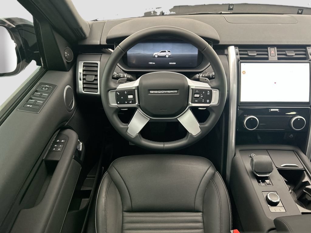 Certified 2025 Land Rover Discovery S AWD/4WD image 10