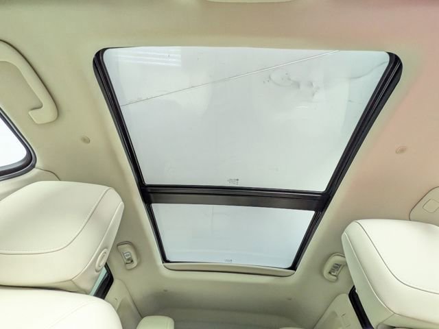 New 2025 Cadillac XT5 Premium Luxury w/ LPO, Floor Liner Package AWD/4WD image 7