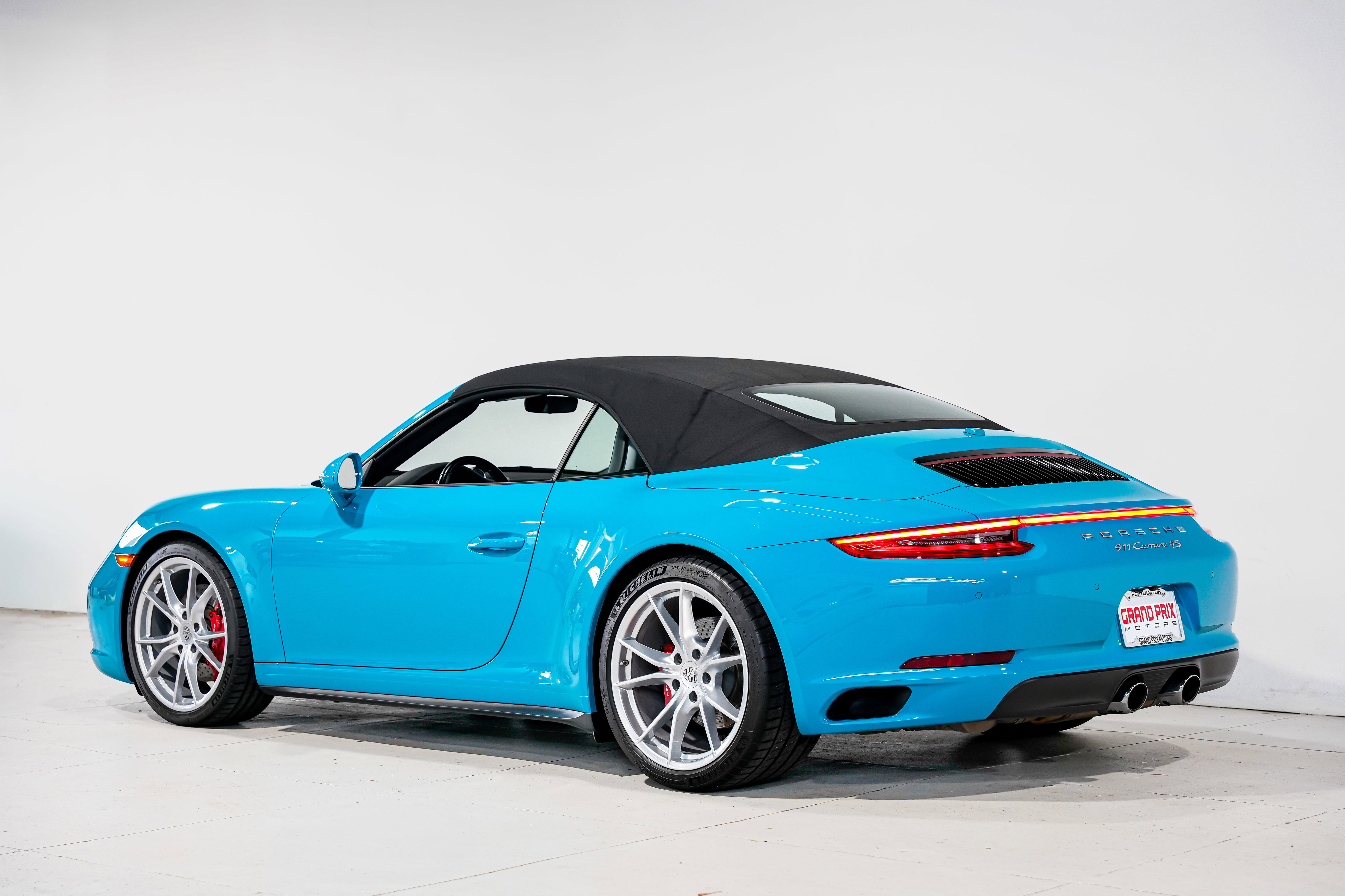 Used 2018 Porsche 911 Carrera 4S image 8