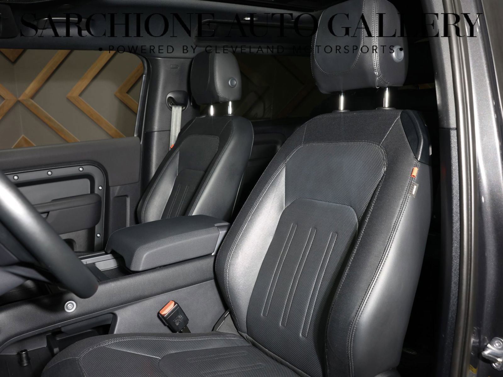 Used 2022 Land Rover Defender 90 X-Dynamic S image 41