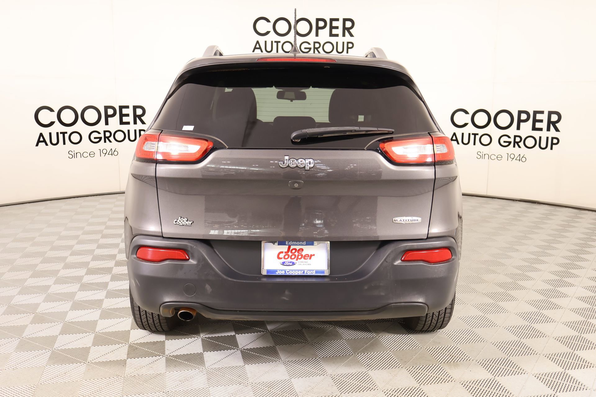 Used 2018 Jeep Cherokee Latitude Plus image 19