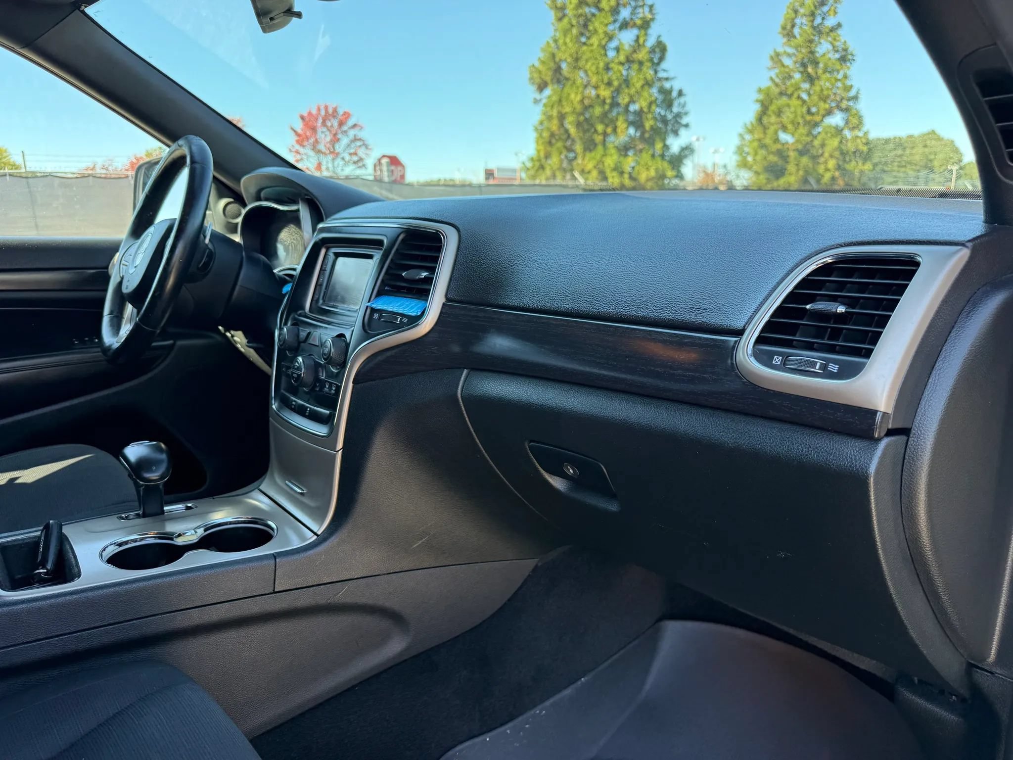 Used 2014 Jeep Grand Cherokee Laredo w/ Quick Order Package 23E AWD/4WD image 19