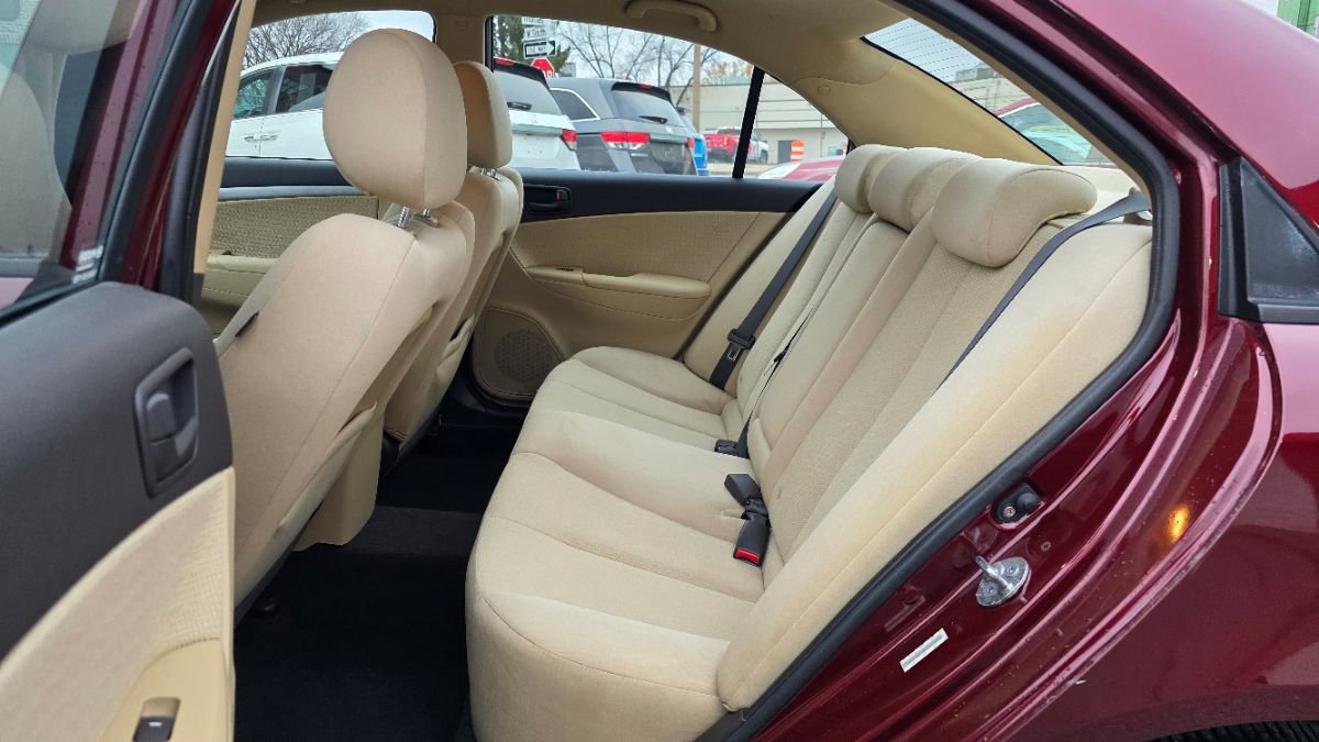 Used 2010 Hyundai Sonata GLS image 12