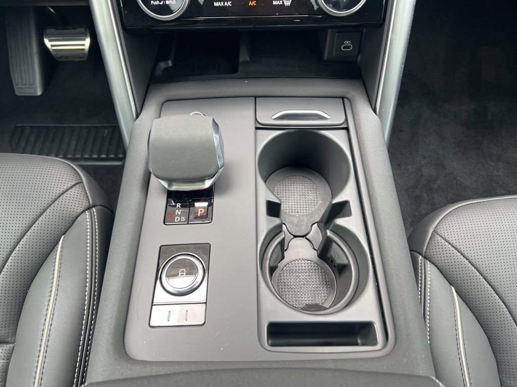 New 2024 Land Rover Discovery Dynamic SE image 21