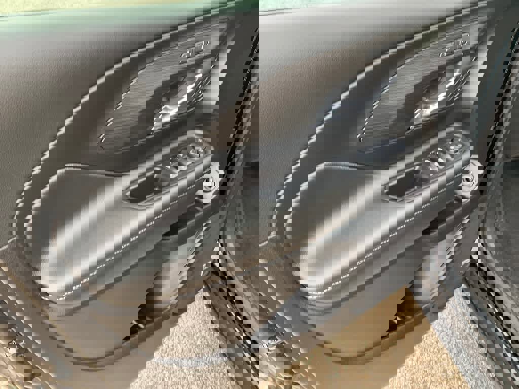 Used 2024 GMC Terrain SLT w/ Infotainment Package II AWD/4WD image 16