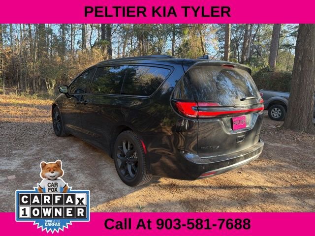 Used 2023 Chrysler Pacifica Limited w/ S Appearance Package image 10