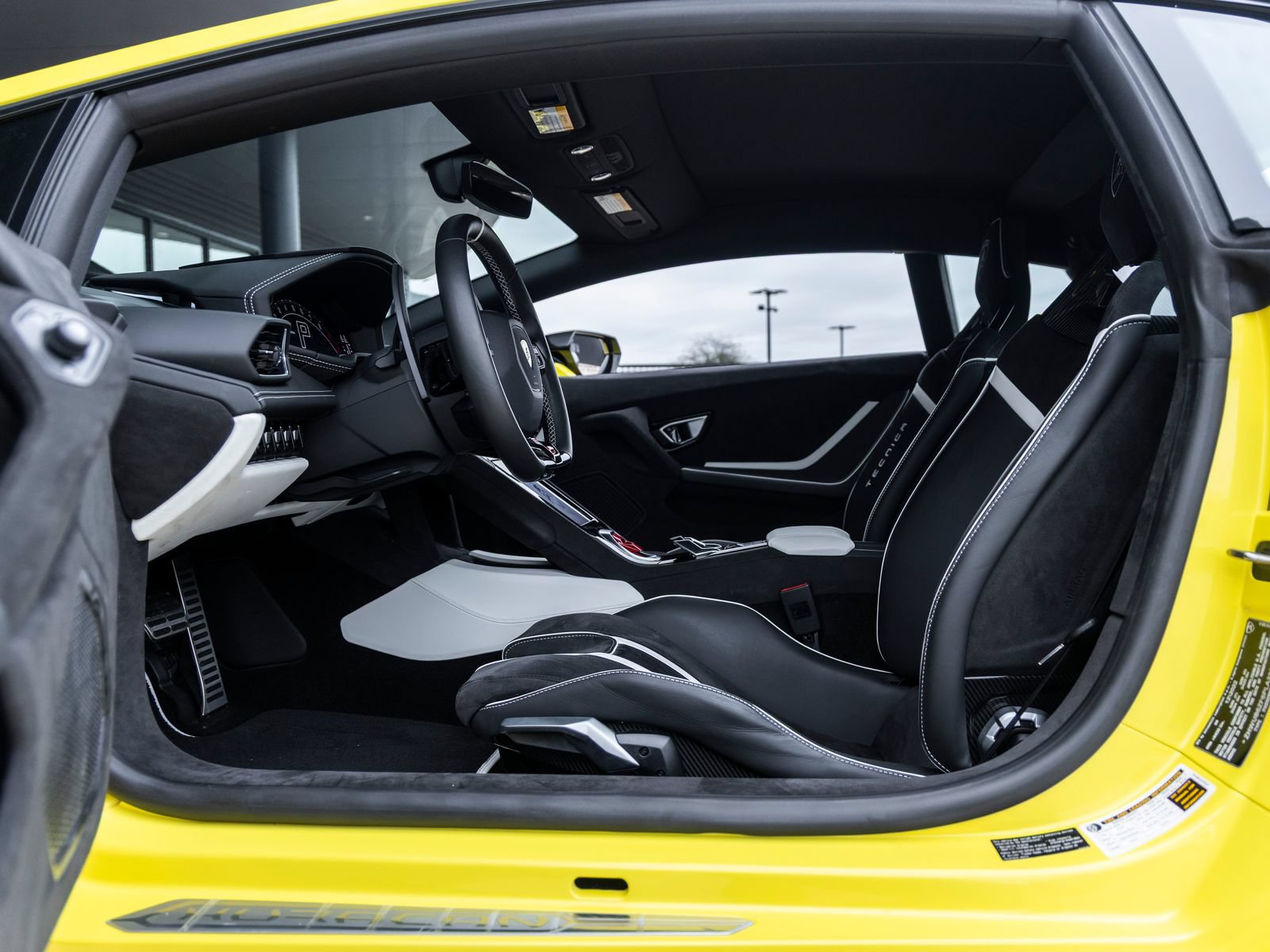 Used 2023 Lamborghini Huracan Tecnica RWD image 20
