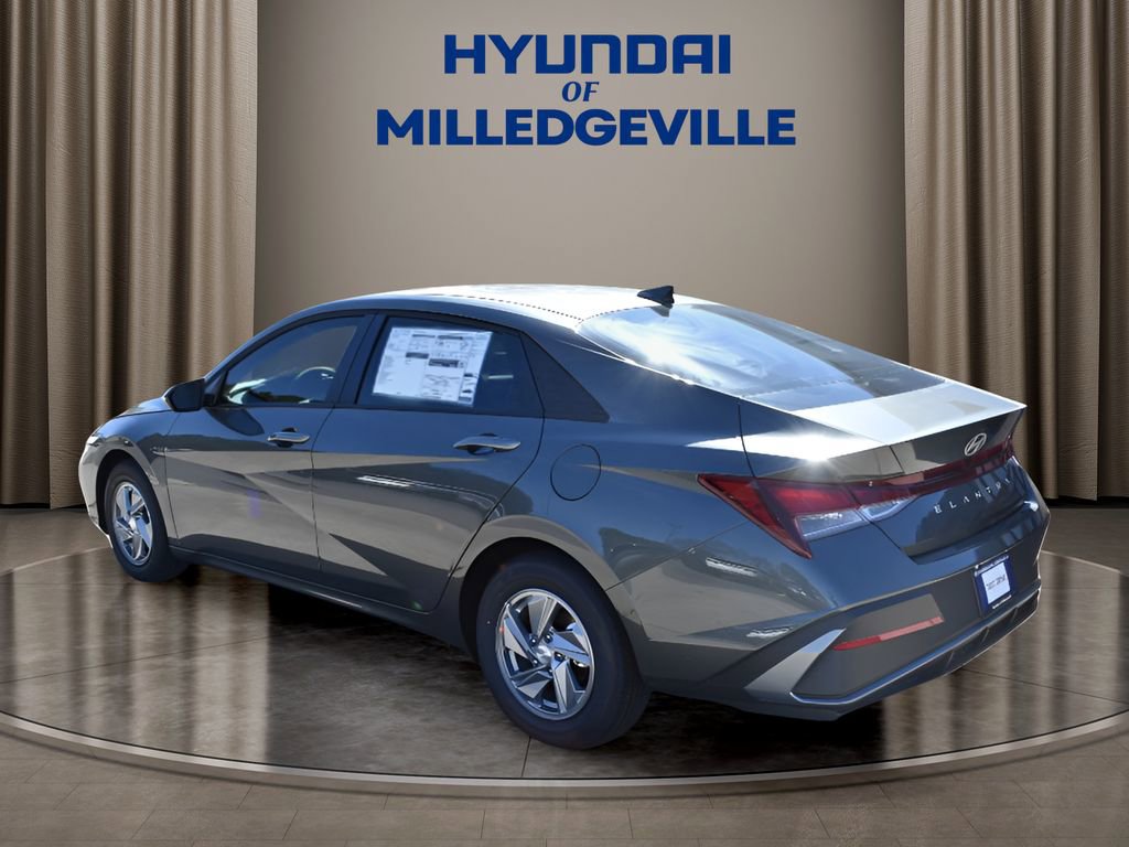 New 2026 Hyundai Elantra SE image 2
