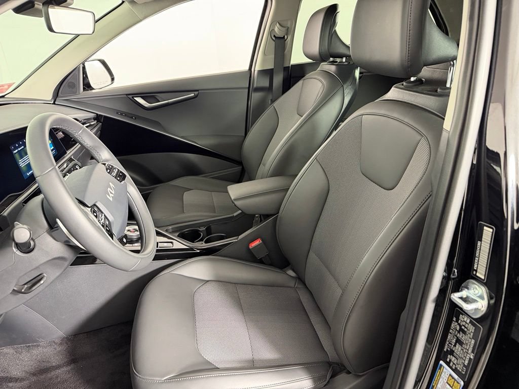 Used 2025 Kia Niro Wind FWD image 23