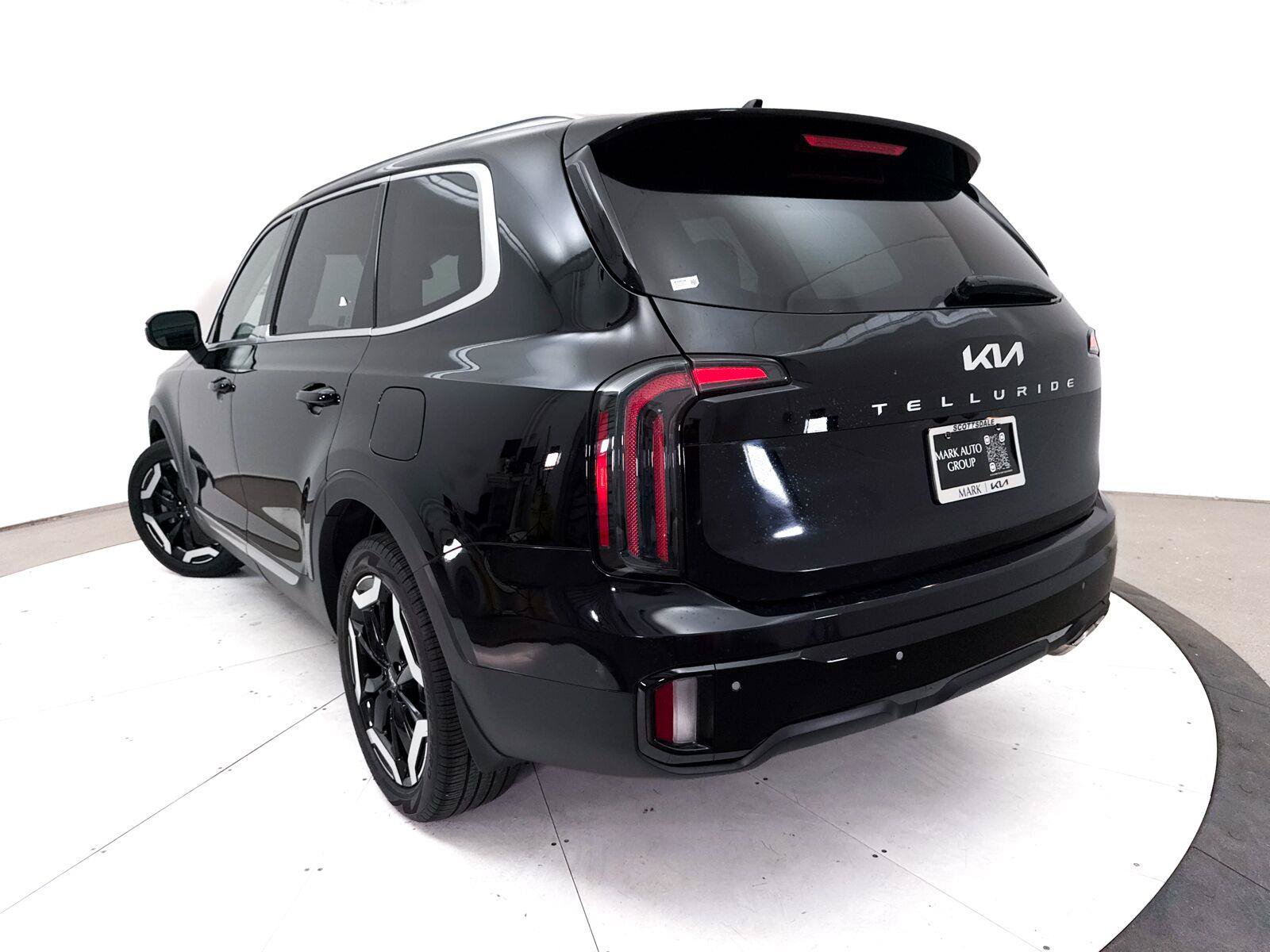 Used 2024 Kia Telluride EX FWD image 8
