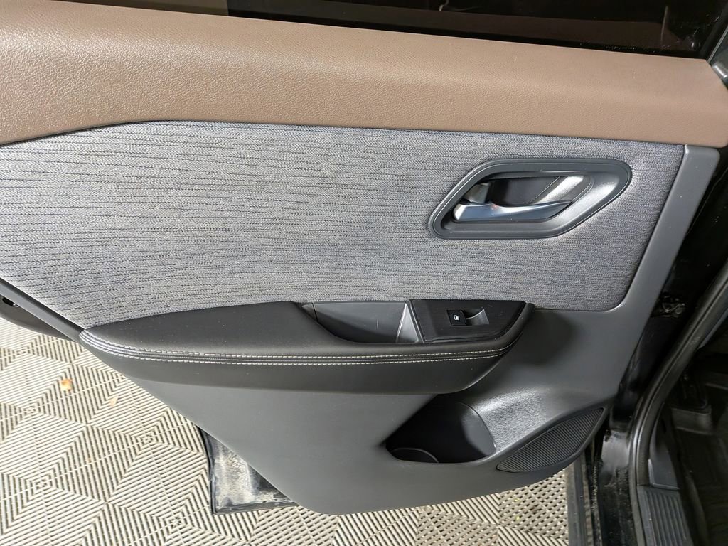 Used 2021 Nissan Rogue SV image 29