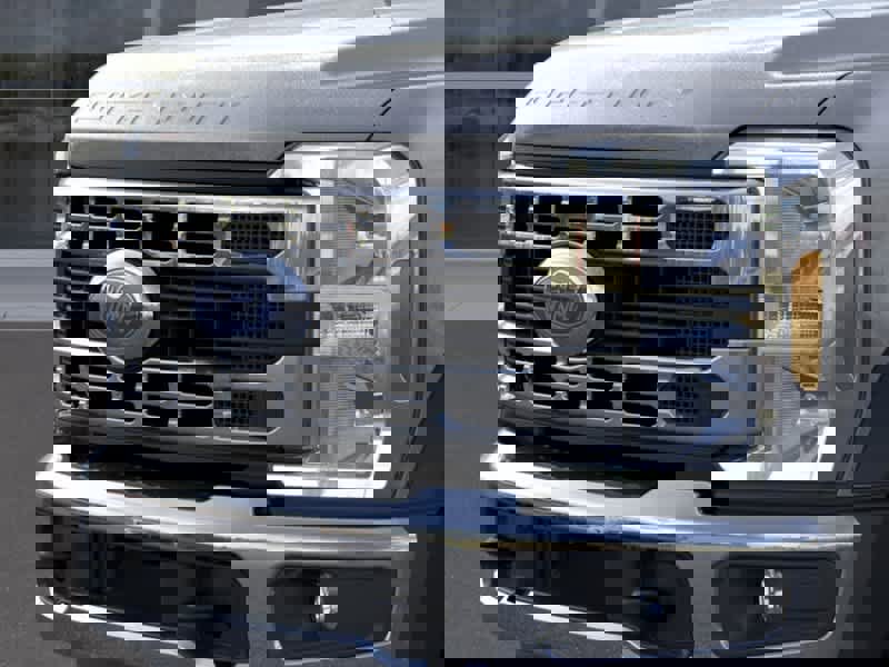 New 2025 Ford F550 4x4 Regular Cab Super Duty w/ XL Chrome Package image 17
