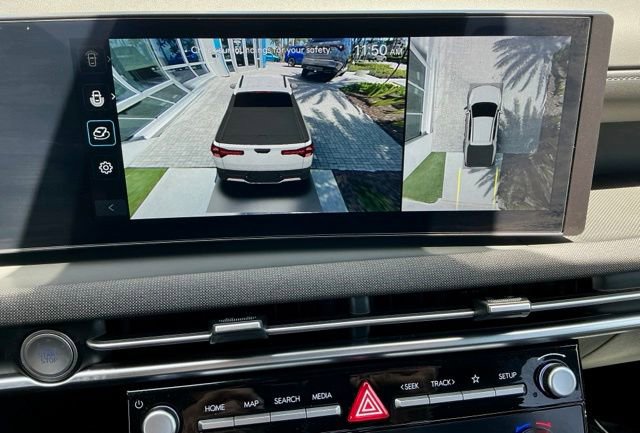 Used 2025 Hyundai Santa Cruz Limited AWD/4WD image 40