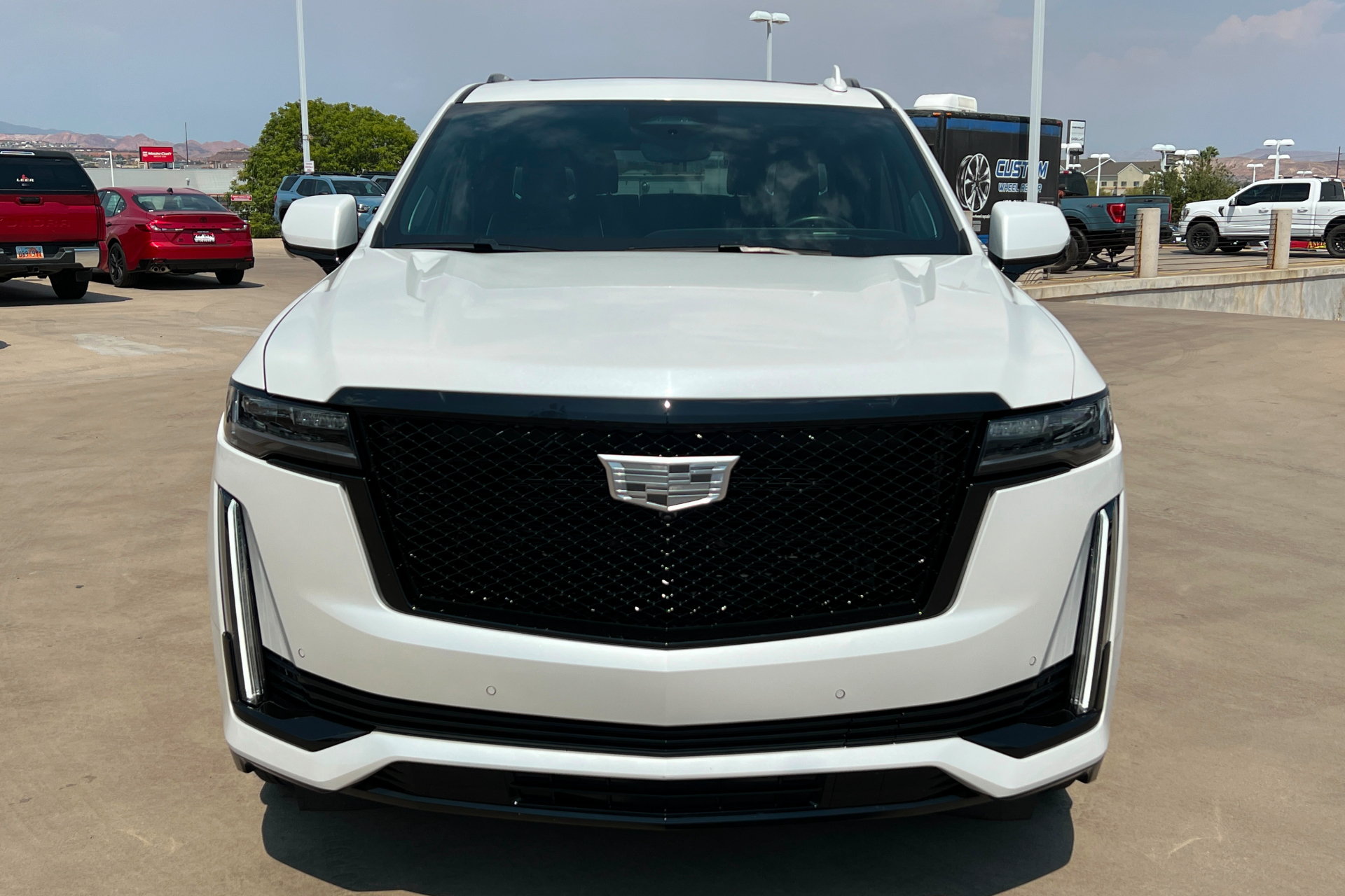 Used 2024 Cadillac Escalade Sport Platinum w/ LPO, ONYX Package AWD/4WD image 9