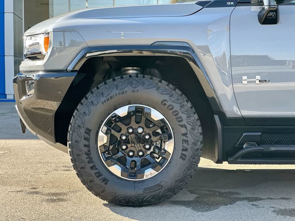 Used 2025 GMC Hummer EV 3X w/ Extreme Off-Road Package AWD/4WD image 34