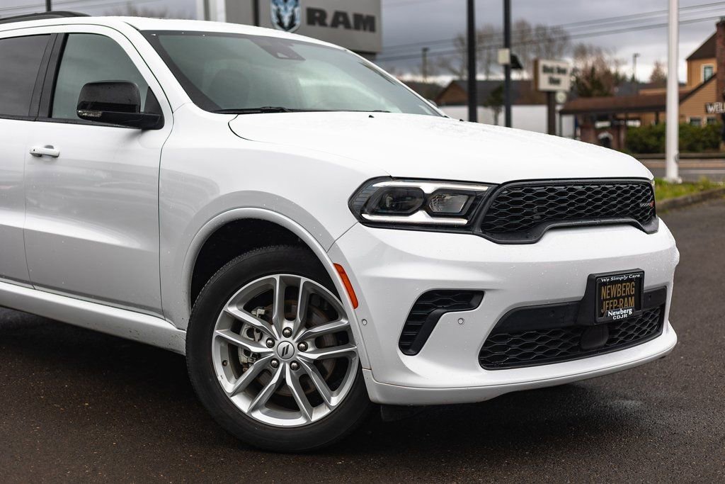 Used 2025 Dodge Durango GT image 3