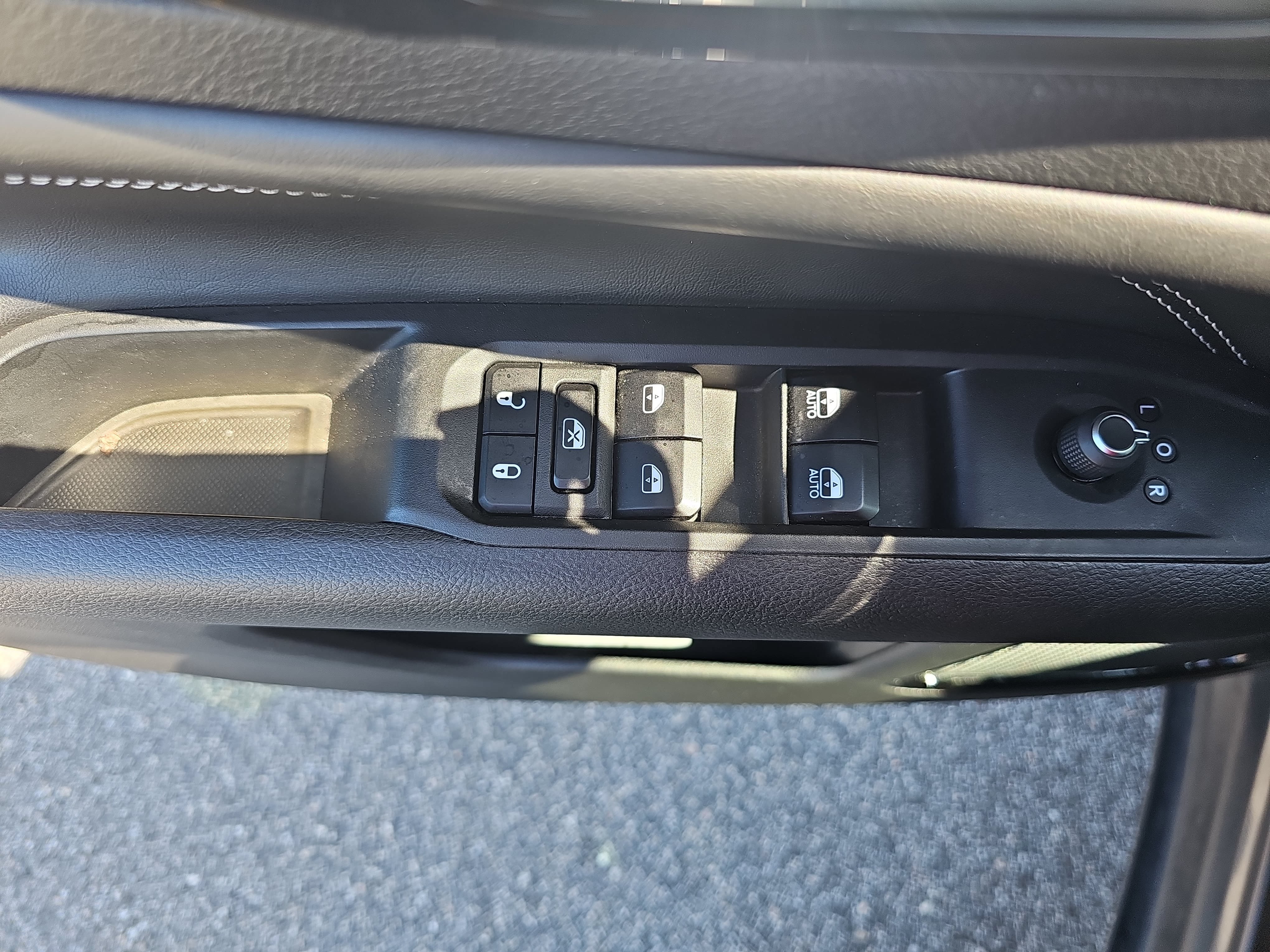 Used 2024 Jeep Compass Latitude w/ Altitude Special Edition AWD/4WD image 28