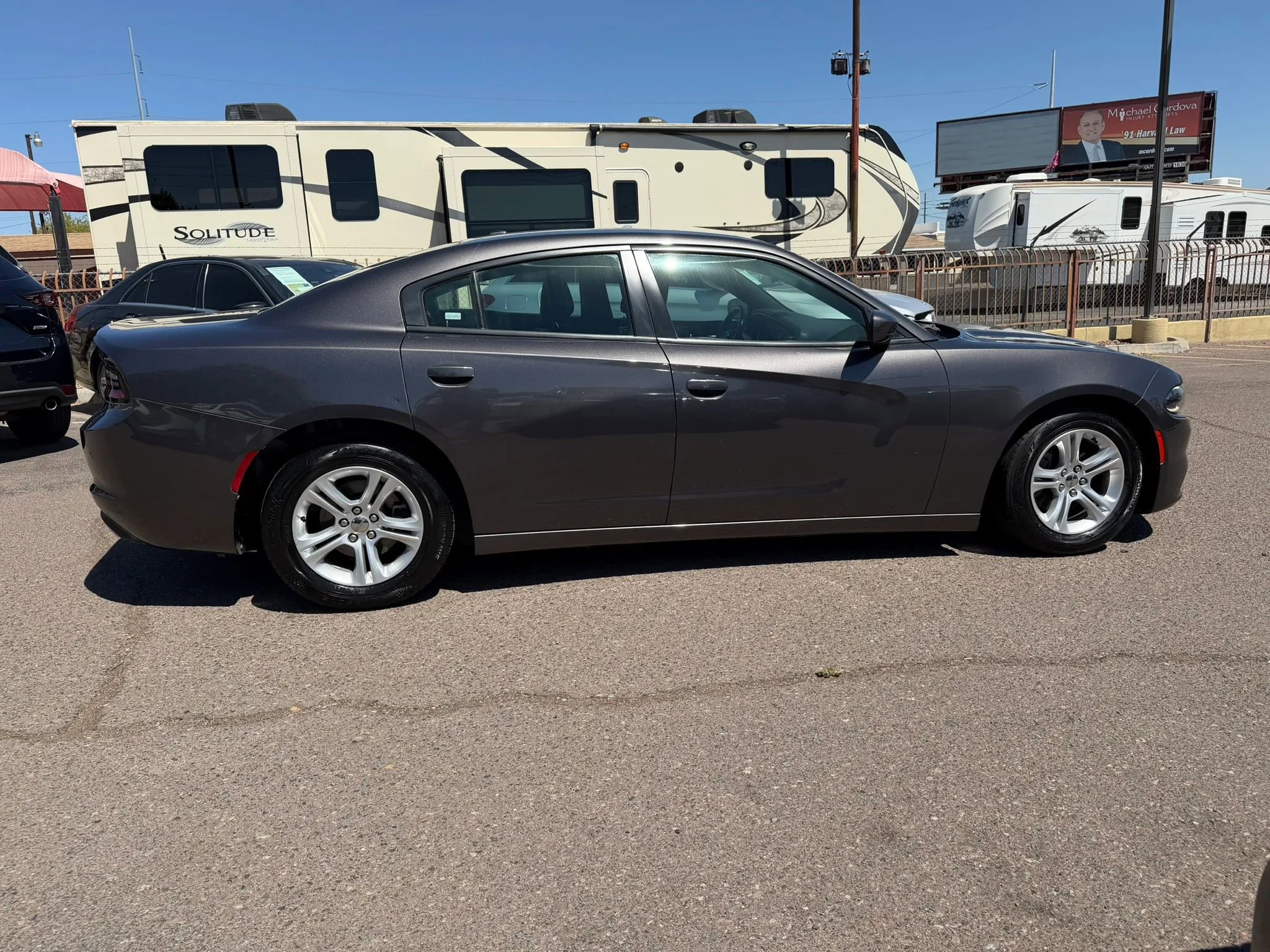 Used 2015 Dodge Charger SE image 4