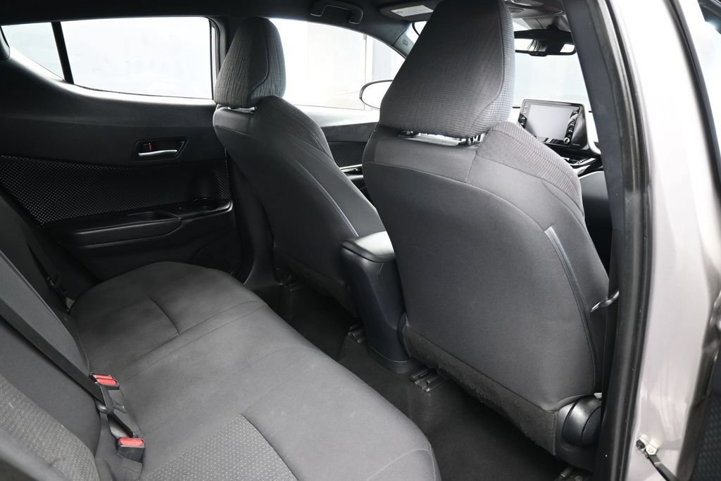 Used 2019 Toyota C-HR XLE FWD image 41