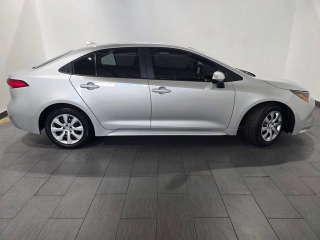 Used 2025 Toyota Corolla LE FWD image 6