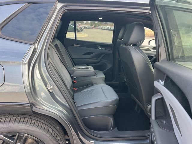 New 2026 Volkswagen Tiguan SE R-Line image 25