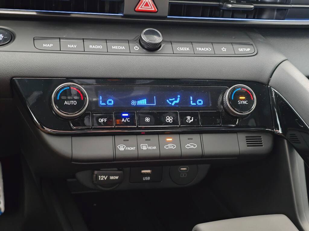 New 2026 Hyundai Elantra SEL FWD image 24