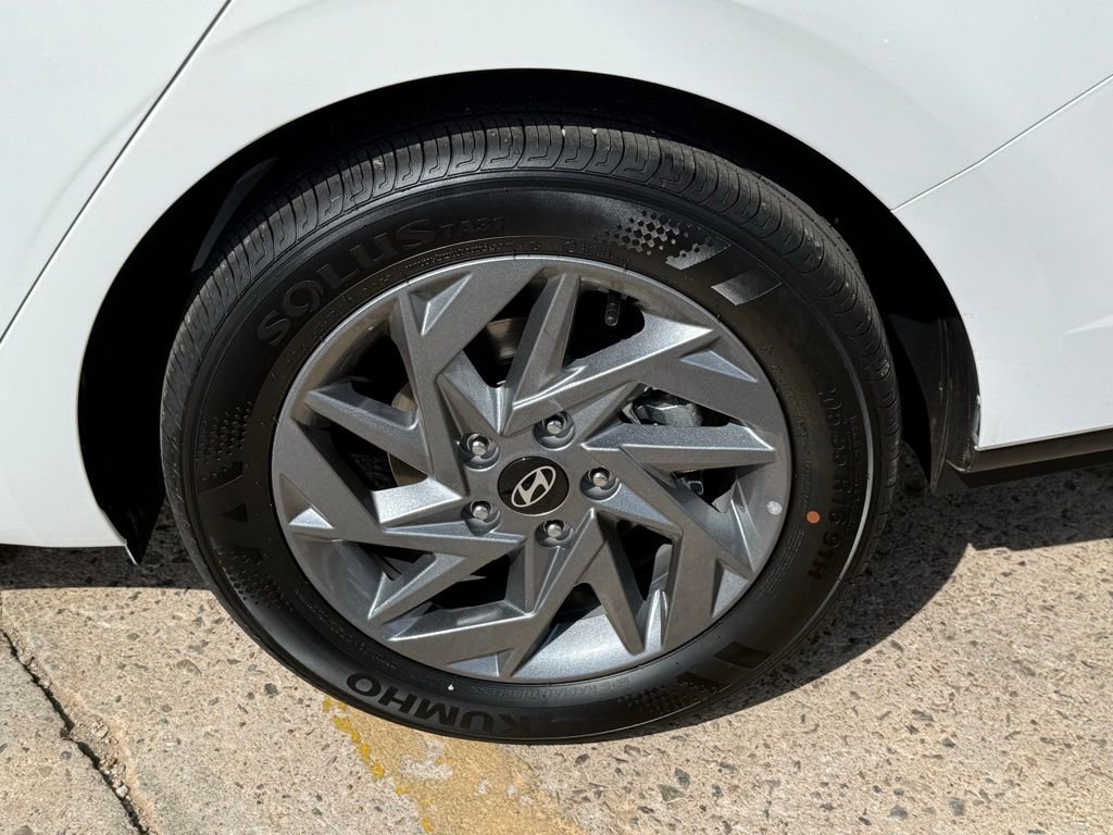 Used 2026 Hyundai Elantra Blue image 21