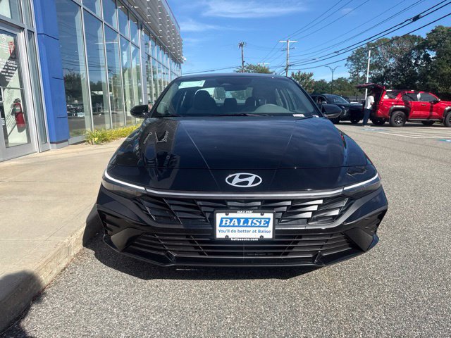 New 2026 Hyundai Elantra SE FWD image 9