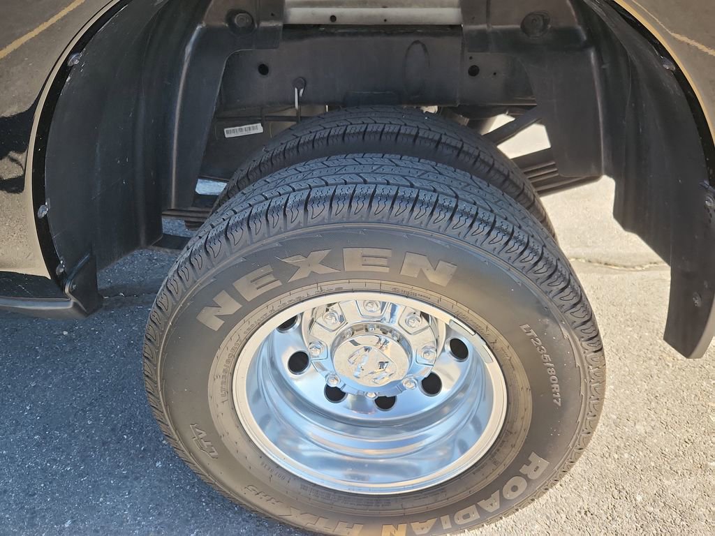 Used 2025 RAM 3500 Laramie w/ Sport Appearance Package AWD/4WD image 14