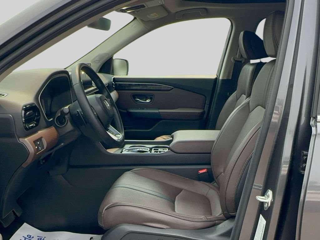 Certified 2025 Honda Pilot Elite image 13