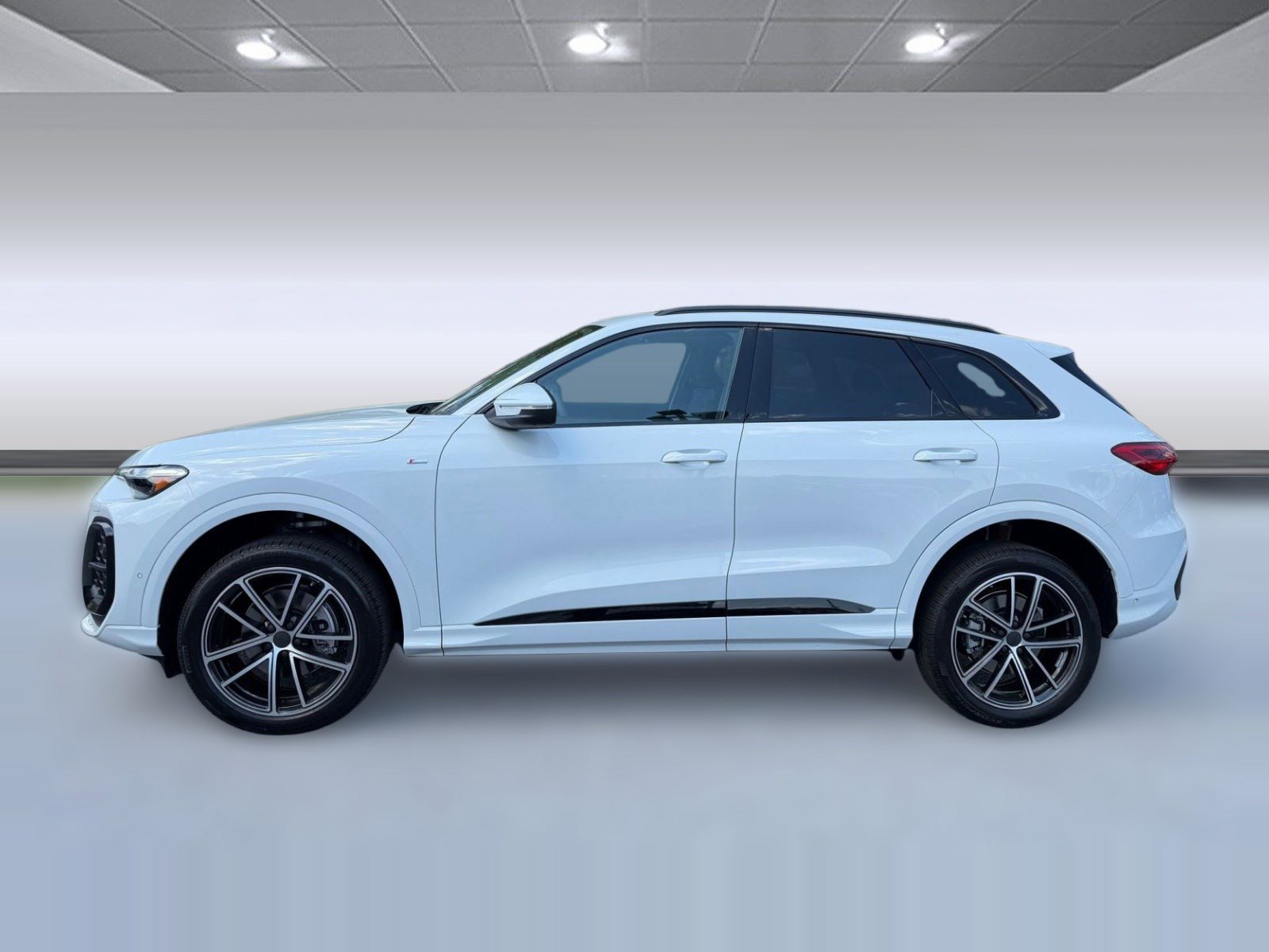New 2026 Audi Q5 Premium AWD/4WD image 2
