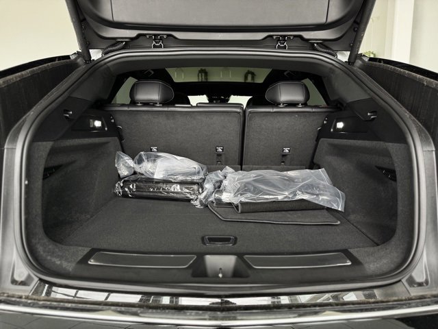 New 2025 Cadillac Lyriq Luxury image 36