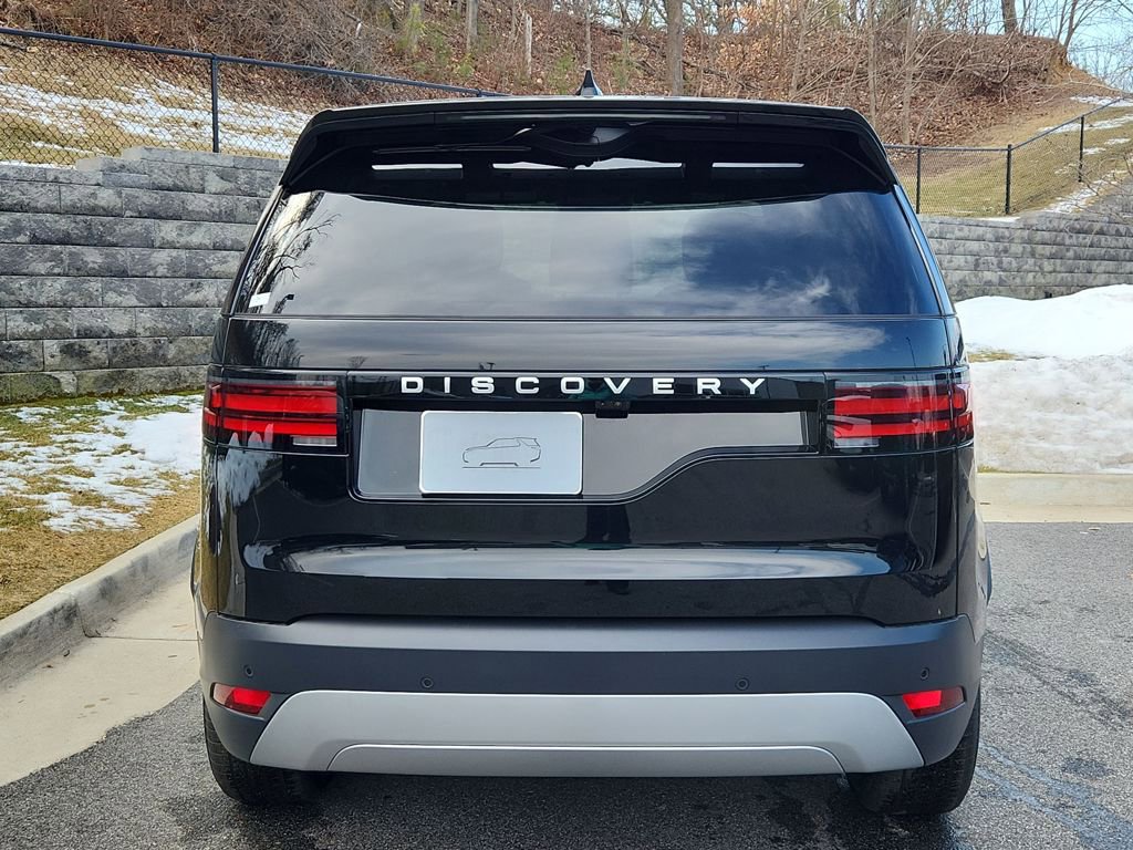 New 2026 Land Rover Discovery S image 7