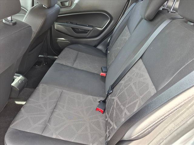 Used 2013 Ford Fiesta SE w/ Super Fuel Economy Pkg FWD image 16