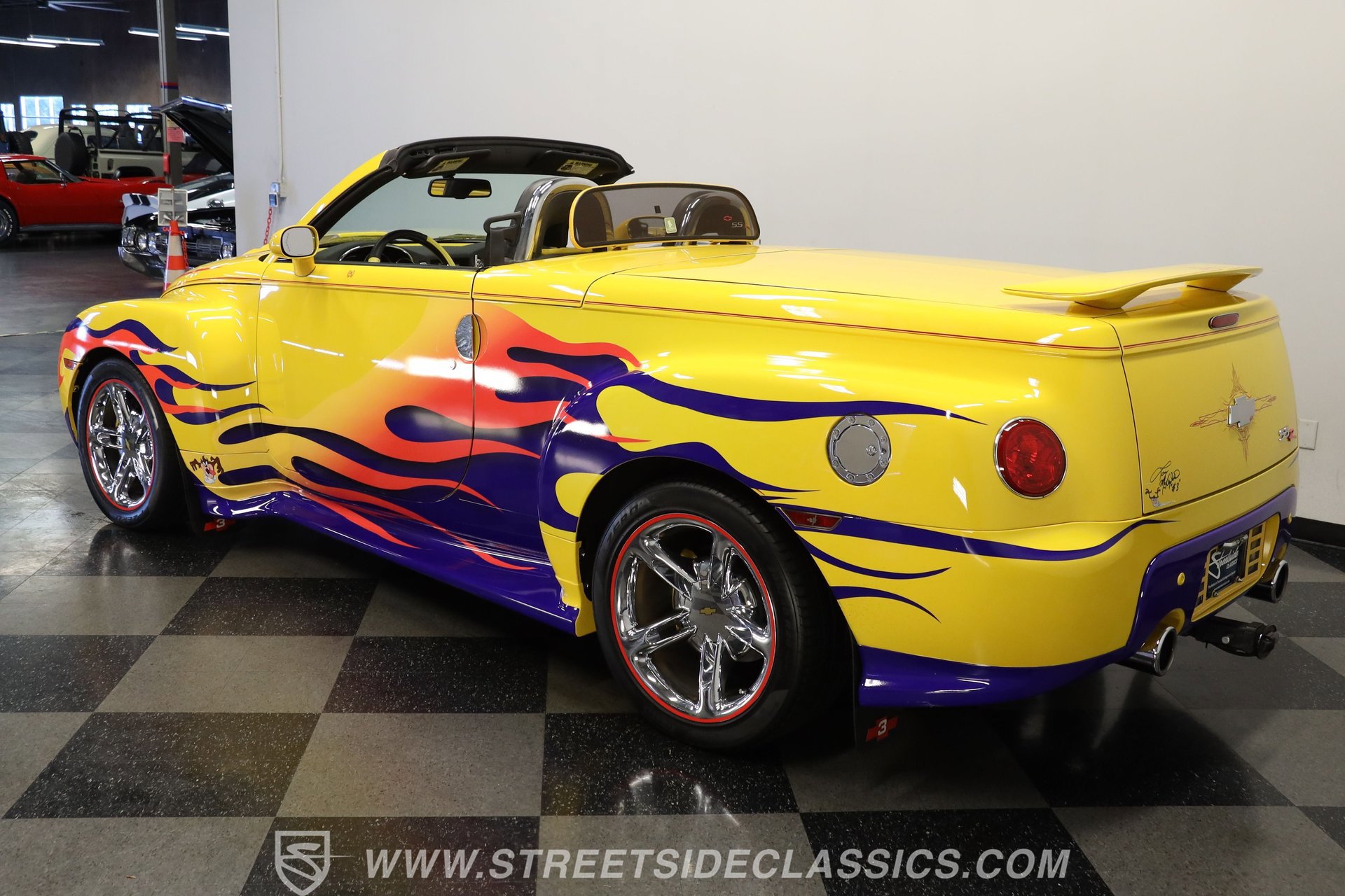 Used 2005 Chevrolet SSR w/ Preferred Equipment Group RWD image 6