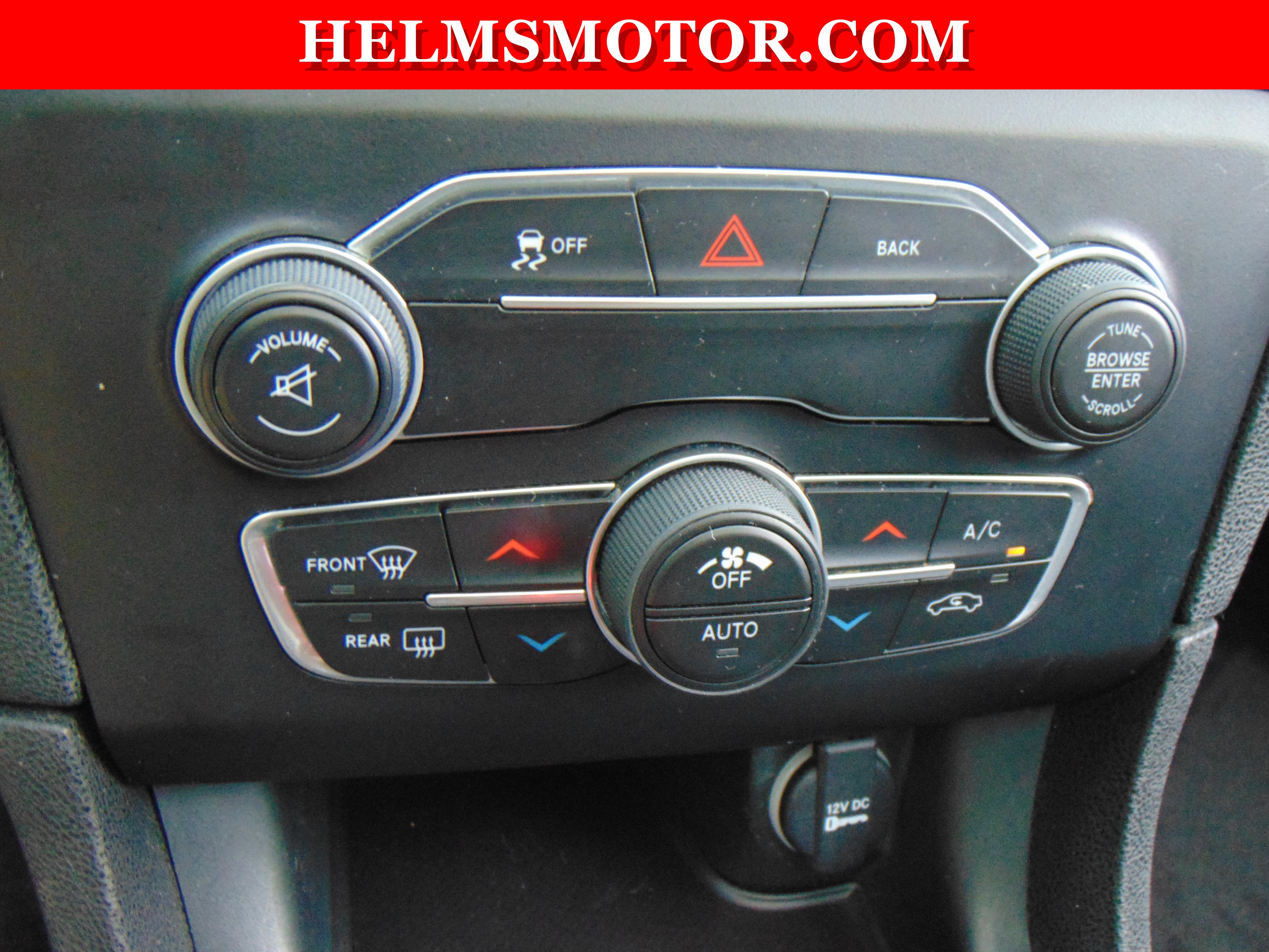 Used 2015 Dodge Charger SXT RWD image 26
